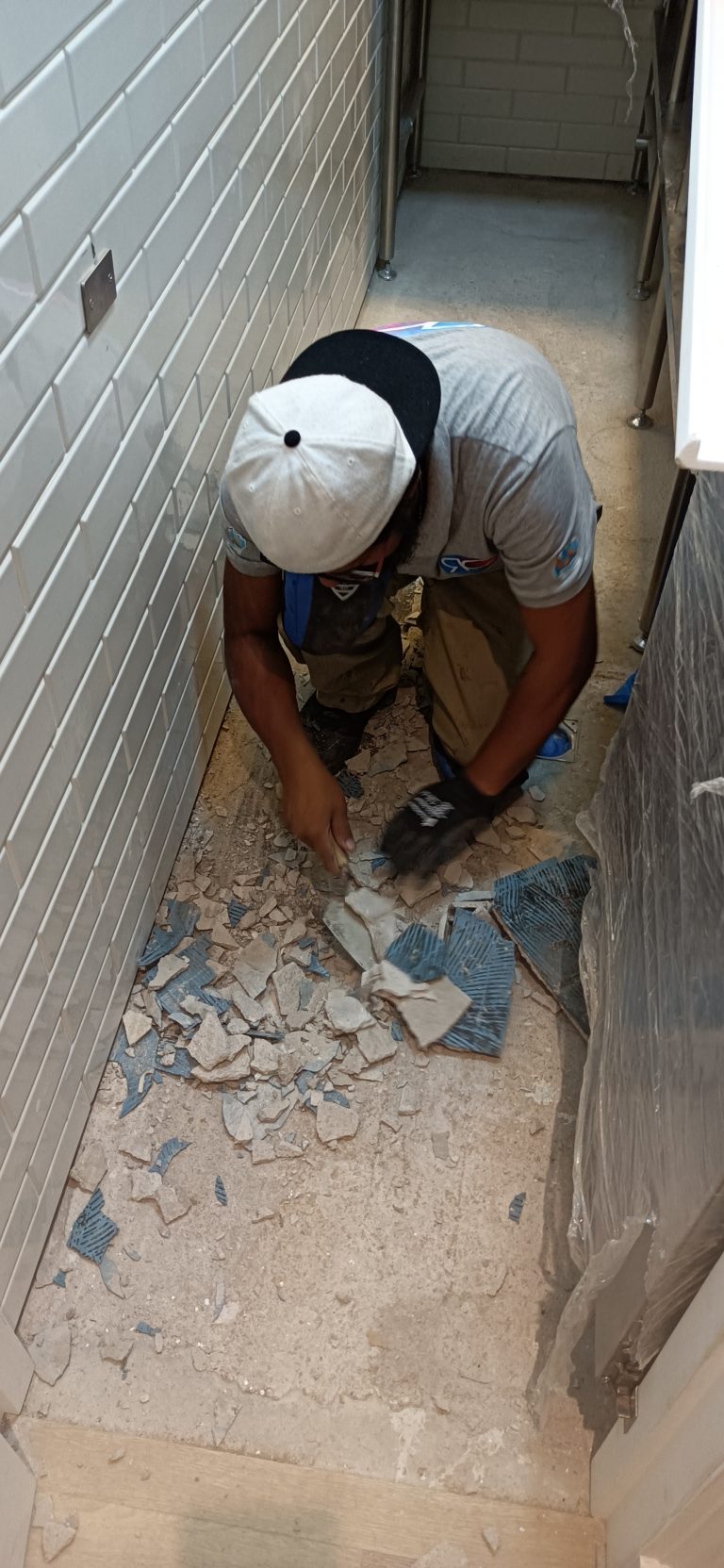 Piso de cocina antes de aplicar resina epóxica